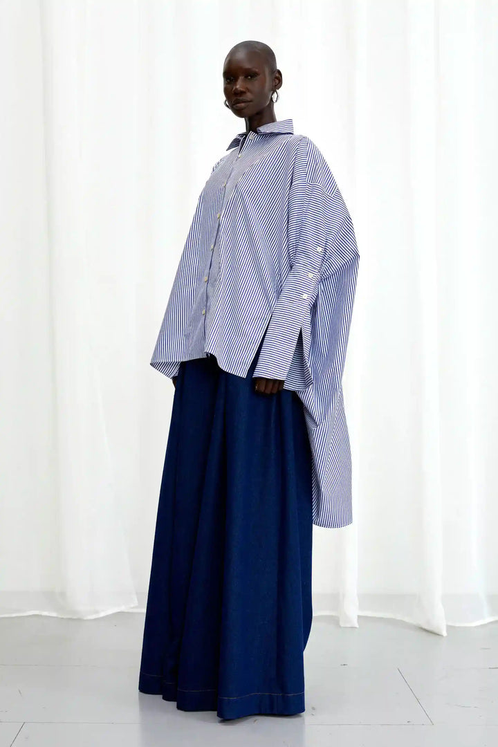 Emotive Shirt, blau gestreiftes Oversize-Shirt aus Baumwolle