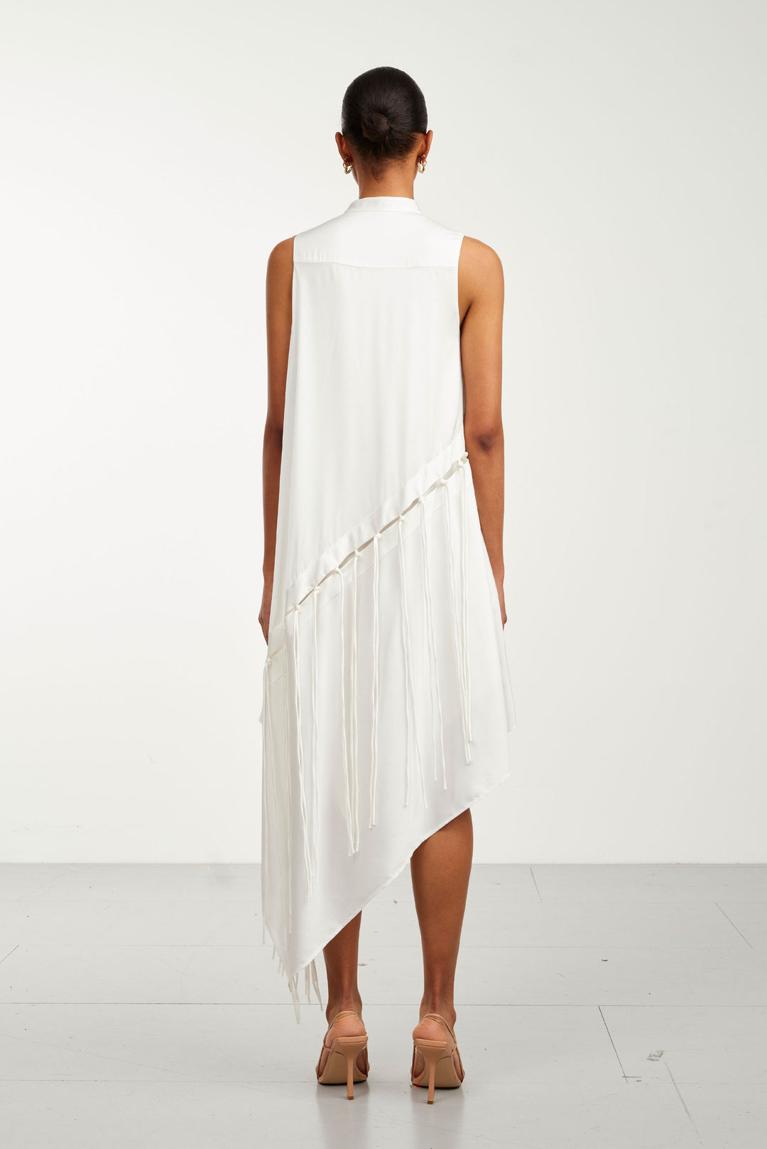 Robe fusionnée, robe à franges en satin ivoire